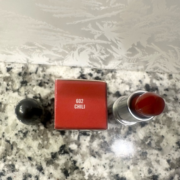 MAC Matte Lipstick CHILI - Picture 3 of 3